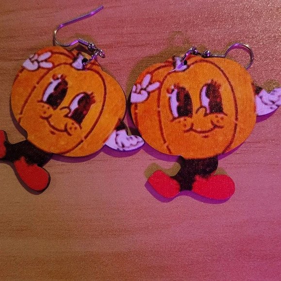 CUTE PUMPKIN EARRINGS - Picture 1 of 1